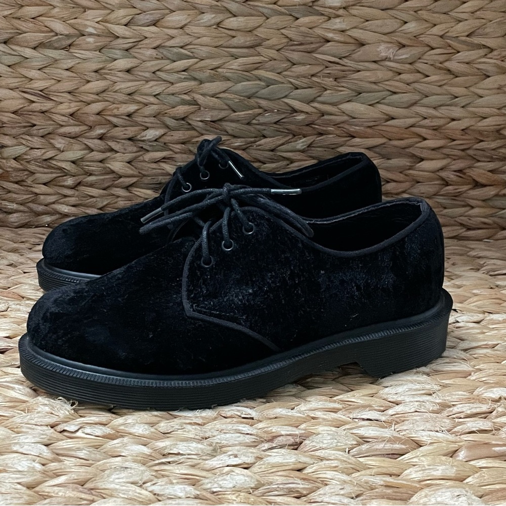 Dr.‎ Martens Hugh Black Velvet Material Shoe